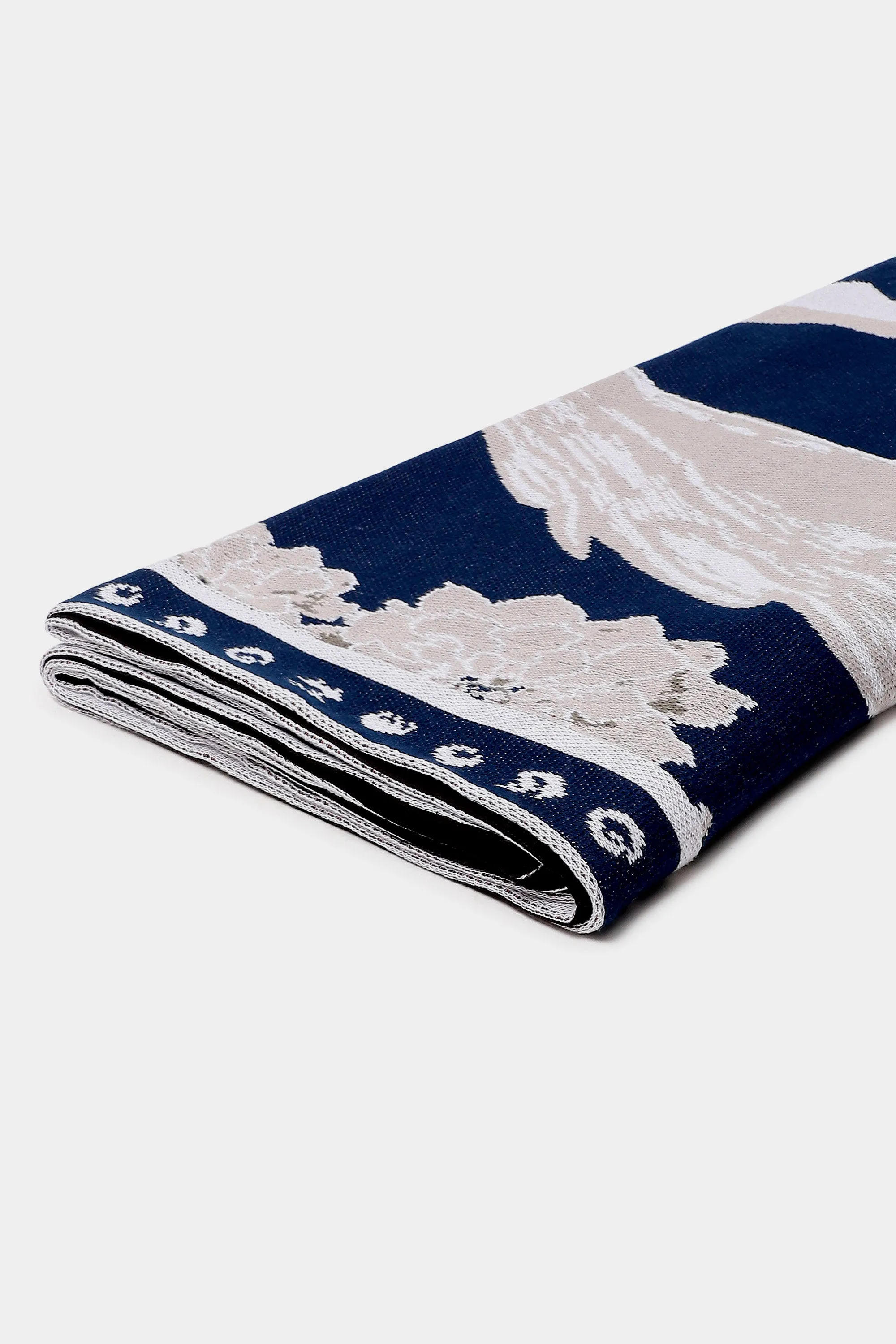 Izu Juno Jacquard Throw