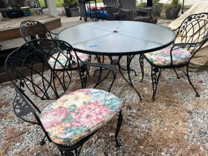 Patio Dining Table with 4 Chairs